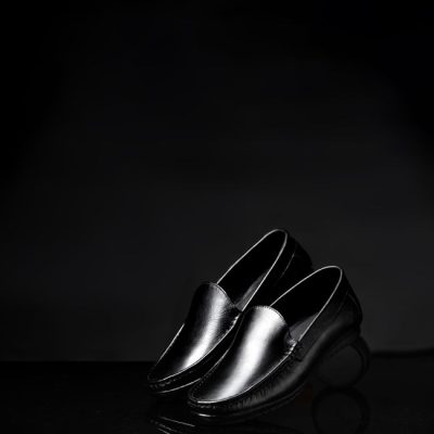 Stylish and formal black leather loafers in a sleek and classic design, ideal for fashion statements. — Rujwal Pradhan, Pexels
